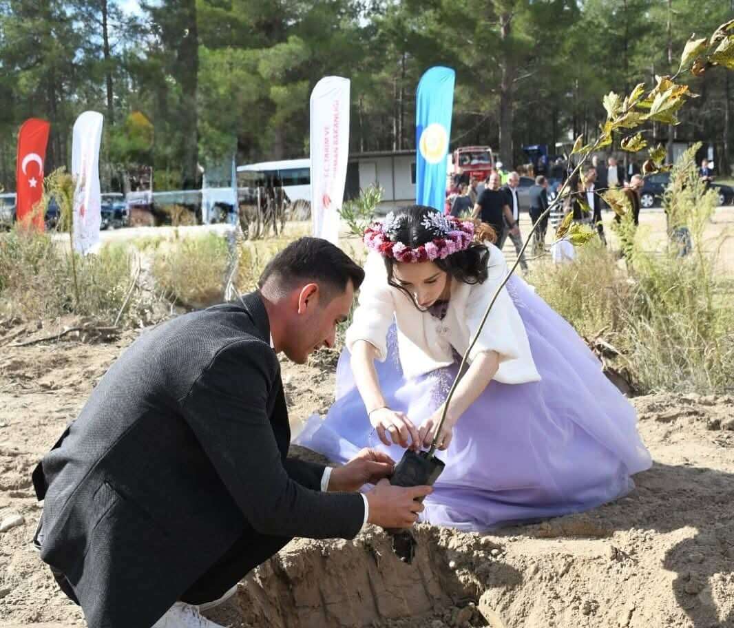 Kavaklıdere’de 11.11’de Anlamlı Buluşma: 11 Çift, “Ailem Bir Fidan” Diyerek Geleceğe Nefes Oldu 2